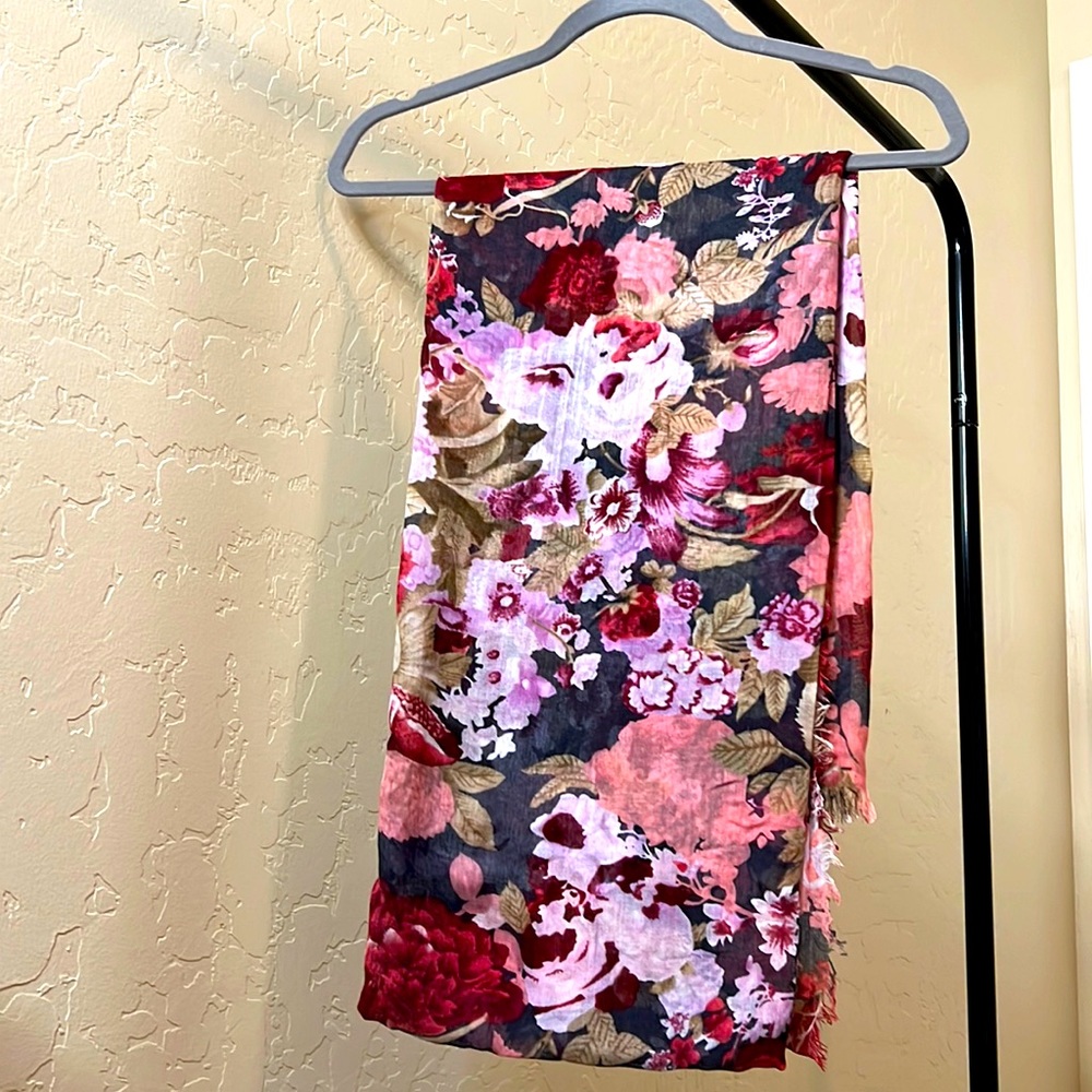 Womens Floral Scarf / Wrap